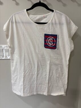 • Uniqlo Shirt •